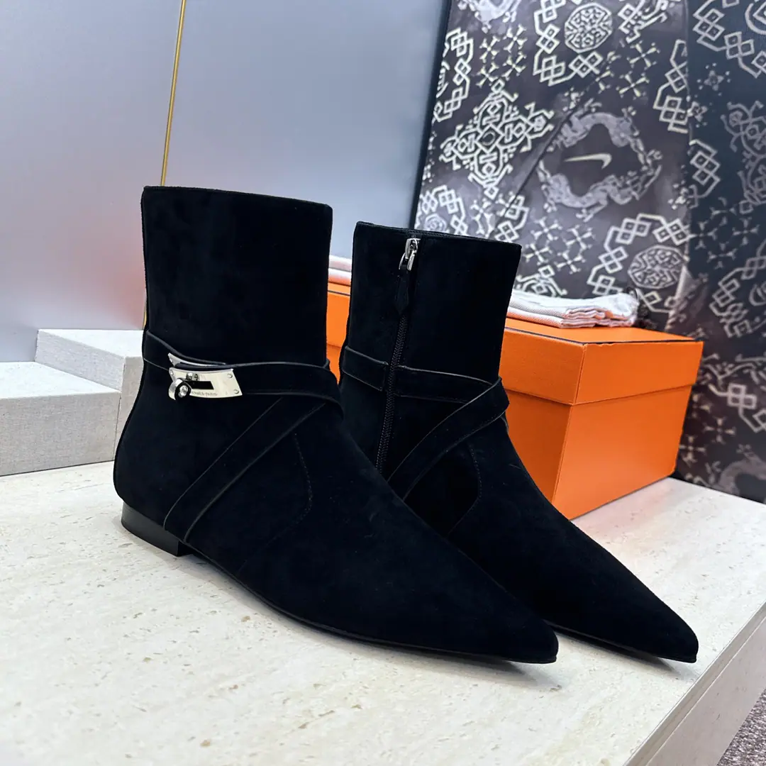 Plant prices HermesI'm in love with you, Max. 2026Autumn and winter money.Nice Crossing punk styleKellyAnd pull the naked female boots. HThe same letter as the star.logoA horse's boots on the bottom of the pole. Material:I'll import a cow's skin on my shoe./Import sheep, skin.+In the skin of the watered cow.+Italy is a big-ass country. Size: 35-39(34.40.41.42Custom without re-offer)