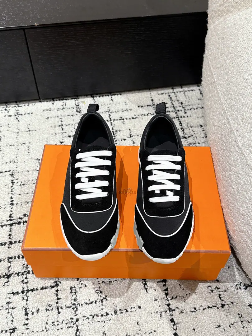 ¥ #Top Version Couple money. Hermes I'm in love with you, Max. 25/ Spring new money Bouncing Couples.👫Sports Leisure shoes. The most comfortable shoes in love with horses., No, I don't.1⃣️, It's a nice, light foot., You don't get tired of shopping.👍 Bullskins.+Wire Nice touch., She's beautiful and she's got a lot of clothes., It's light and comfortable. It's so light. Sports and leisure are the two things. Step on it.💩That's great.！ ✔️Fabulous.:Imported cattle skin+Wire ✔️Uchi.:The imported inlet was for silk and sheep. ✔️Otsumi!:AdoptionIP+TPU(Multi-colour Letters)Bottom ✔️Size:#35-46(Women40.41Men45.46Do it.) 🎁Top class. Synchronize full packaging