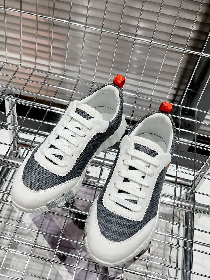 Top Version🆚 【Hermes 】22 fe new arrival~Autumn and winter money. Bouncing Couples.👫Sports shoes The most comfortable shoes in love with horses., No, I don't.1⃣️, It's a nice, light foot., You don't get tired of shopping.👍 The whole thing. The hand feels good., She's beautiful and she's got a lot of clothes., It's light and comfortable. It's so light. Sports and leisure are the two things. Step on it.💩That's great.！ 30+The match between the sexes..You can choose whatever you want., There's always something you want.~ ✔️Fabulous.:The Queen of the High-Silenced Lamb.+Original single-blue sheet ✔️Uchi.:The imported inlet was for silk and sheep. ✔️Otsumi!:AdoptionIP+TPU(Multi-colour Letters)German technology exposure machine seamlessly combined ✔️Codes:Women35-41Men38-46 🎁Top class. Synchronize full packaging