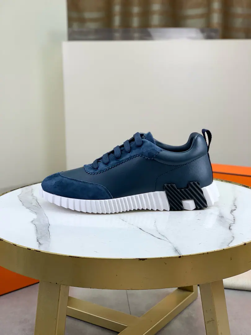 Plant prices Top Version Original List HermesA man of love. Drift Sneaker New recreational shoes. Original procurement development Make the goods. HThe classics of men at home. Technology with air noodles and cow skin. Leisure sports shoes The leisurely sport of old dad's shoes combined with high technology for air material and cow skin., SideHHome only button decoration The bottom is full.HItalic design and bright colours show dynamism, Re-initiating brand design inspiration. A simple walk around the city., Feel free and comfortable.. ♪ And deliver the fine packaging ♪🛍📦 ▪️Fabulous.: Original custom customised air-in-kind material+Head-decked cow skin. ▪️Uchi.: Skins and feet. ▪️Otsumi!: I'm taking a break.PU+TPUMaterial ▪️Size: 39-45（38 46 47Do it.） Multiple Colours Precious packaging