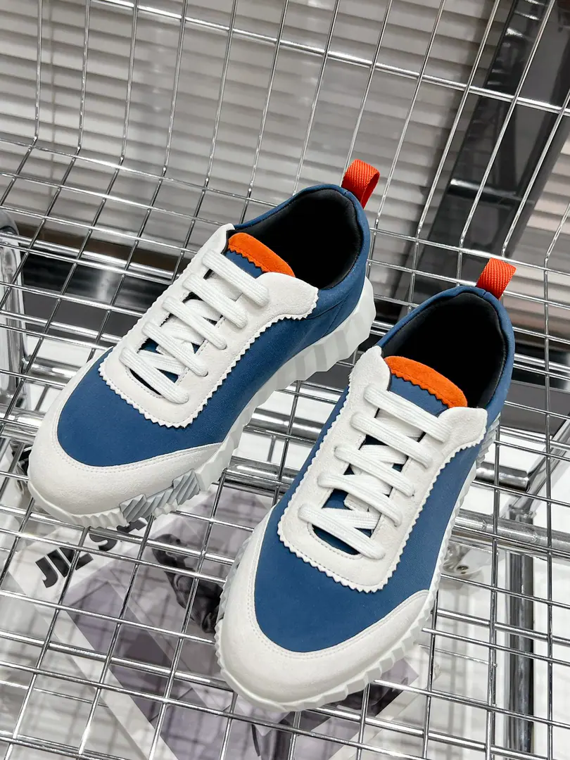 Top Version🆚 【Hermes 】22 fe new arrival~Autumn and winter money. Bouncing Couples.👫Sports shoes The most comfortable shoes in love with horses., No, I don't.1⃣️, It's a nice, light foot., You don't get tired of shopping.👍 The whole thing. The hand feels good., She's beautiful and she's got a lot of clothes., It's light and comfortable. It's so light. Sports and leisure are the two things. Step on it.💩That's great.！ 30+The match between the sexes..You can choose whatever you want., There's always something you want.~ ✔️Fabulous.:The Queen of the High-Silenced Lamb.+Original single-blue sheet ✔️Uchi.:The imported inlet was for silk and sheep. ✔️Otsumi!:AdoptionIP+TPU(Multi-colour Letters)German technology exposure machine seamlessly combined ✔️Codes:Women35-41Men38-46 🎁Top class. Synchronize full packaging