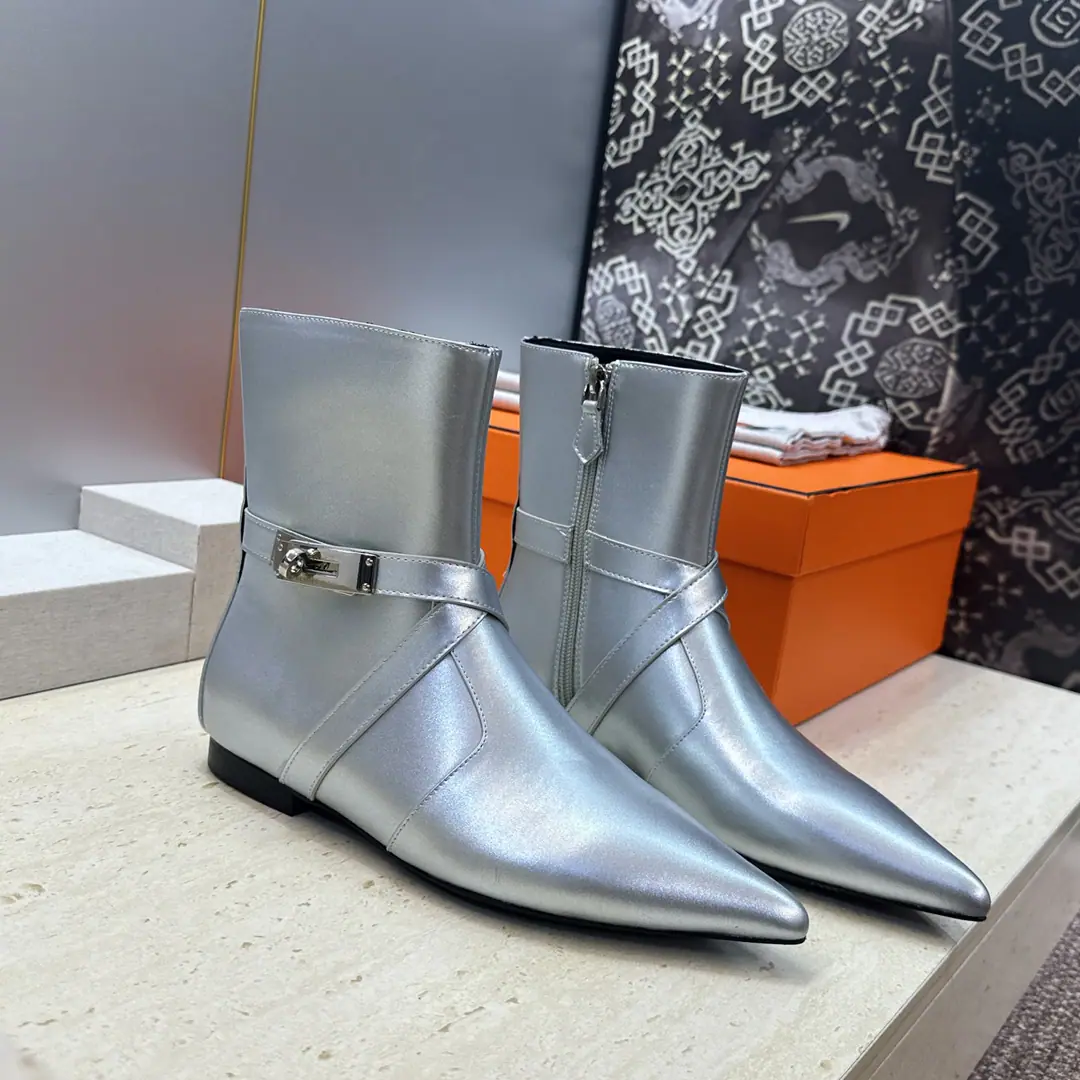 Plant prices HermesI'm in love with you, Max. 2026Autumn and winter money.Nice Crossing punk styleKellyAnd pull the naked female boots. HThe same letter as the star.logoA horse's boots on the bottom of the pole. Material:I'll import a cow's skin on my shoe./Import sheep, skin.+In the skin of the watered cow.+Italy is a big-ass country. Size: 35-39(34.40.41.42Custom without re-offer)