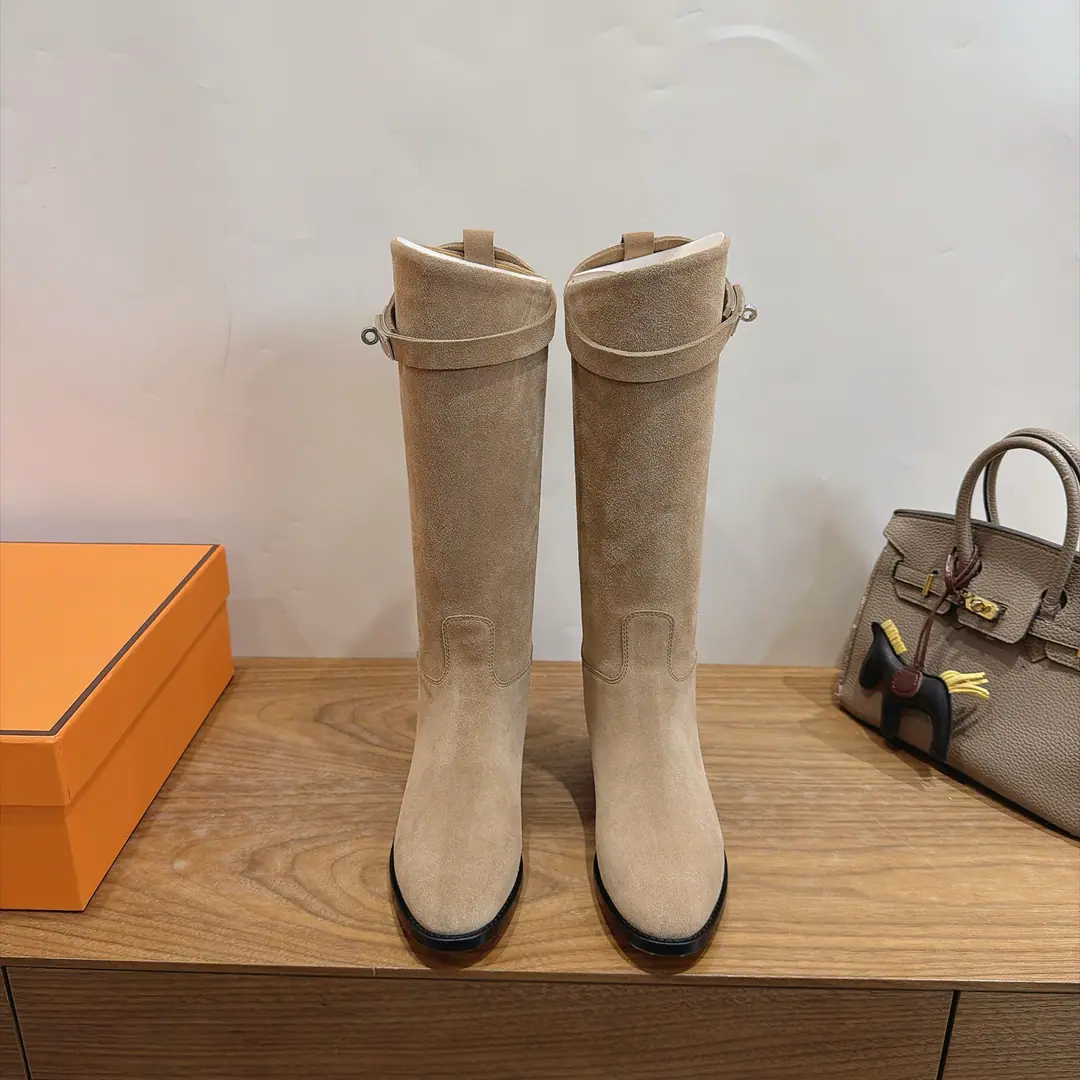 HERME…S ClassickellyBoots.ss2026Autumn money. ClassickellyHalf, Original calf skin material, Different colors match, It's really beautiful., Ma Fu-san's stuff.！ Little sheep's skin inside., Leaf imports from Italy！ ⚠️: With original packaging andvipOutbox Packaging！ Top class.35-39It's a deal.40.41 41.42
