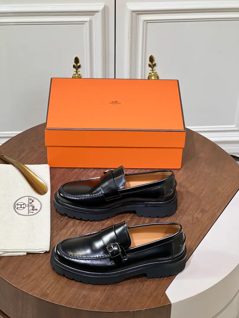Hermes A man's leather-leaf shoe. Powder's shoes., Shoe.KellyTied shoe buttons, Real skin with a long-lasting hair bubble., Making a bold city style.. Imported cattle skin+In the cow's skin. Size:39-44(38.45Custom）¥