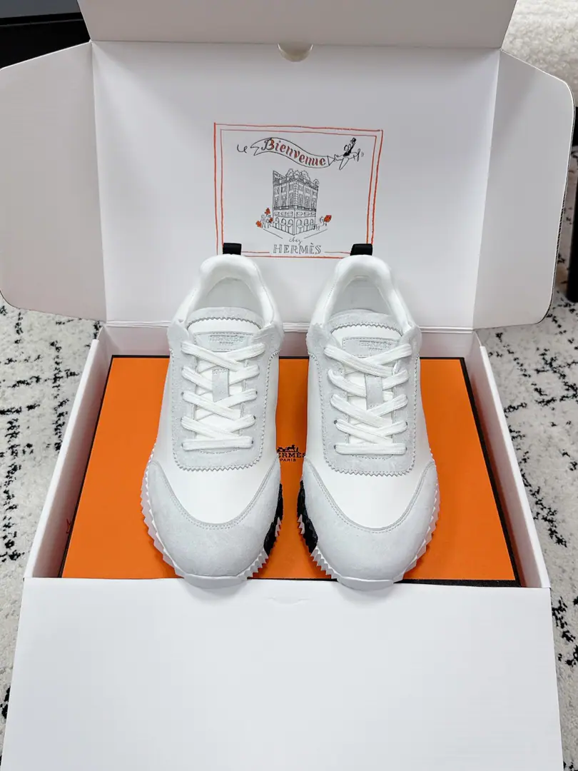 Aircraft box+20 #Requisition of couples Hermes I'm in love with you, Max. 26/ Bouncing Couples. Sports Leisure shoes. Original procurement development Original version one to one. Good stuff is not afraid of late.💗 ❤️Welcome to the comparison of quality material details.🆚 The most comfortable shoes in love with horses., No, I don't.1⃣️, It's a nice, light foot., You don't get tired of shopping.👍Bullskins.+Wire Nice touch., She's beautiful and she's got a lot of clothes., It's light and comfortable. It's so light. Sports and leisure are the two things. Step on it.💩That's great.！ ✔️Fabulous.: Original customized imports of cattle skin/Cow-feat. ✔️Uchi.: The imported inlet was for silk and sheep. ✔️Otsumi!: AdoptionIP+TPU(Multi-colour Letters)German technology exposure machine seamlessly combined ✔️Size: #35-46(Women40.41Men45.46Do it.)