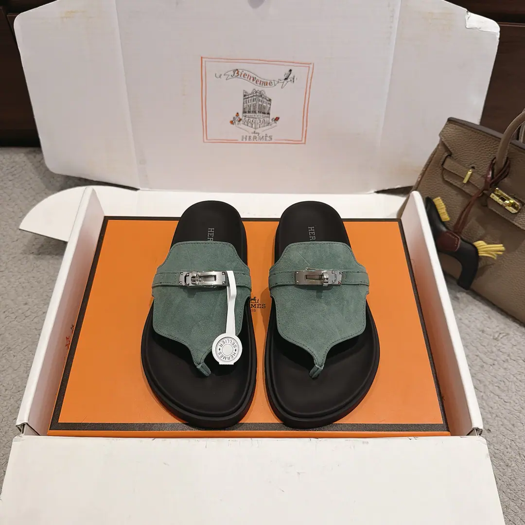 『 New Colour🆕 』Get out of the factory. Hermes I'm in love with you, Max. Classic Uncle tow-toe. Empire Shoes Series———————————Fashion is a lot more than a couple of days. It's super comfortable. Every detail is perfect. OriginalswiftCowskin./- Oh, Pete. Original1:1A single-maned steel.KellyThe hardware button./Original private model ▪️SIZE: 35~41（40.41.42Customize or not change）