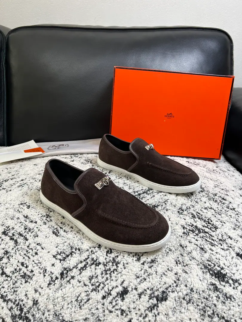 Hermes High Quality Top-level craft I'm in love with you, Max. The counter is being synchronized with the original distribution configuration., Italian imports of original cow-coloured flour, High-quality integration process, All imported water- dyeed cattle stubs., Shoes under the sole.: The original factory is super comfortable with the original base., The original factory and the single. Codes 39-44（ Make a reservation. 38 45 46 ）
