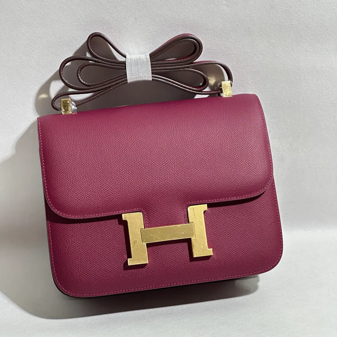 Constance 24#Pomegranate Red Gold button. FranceHaasOriginal plantEpsomPee.🐂 The inside sheep.🐑Hand-sew waxes are all hand-made.🪡 All steel hardware. Current