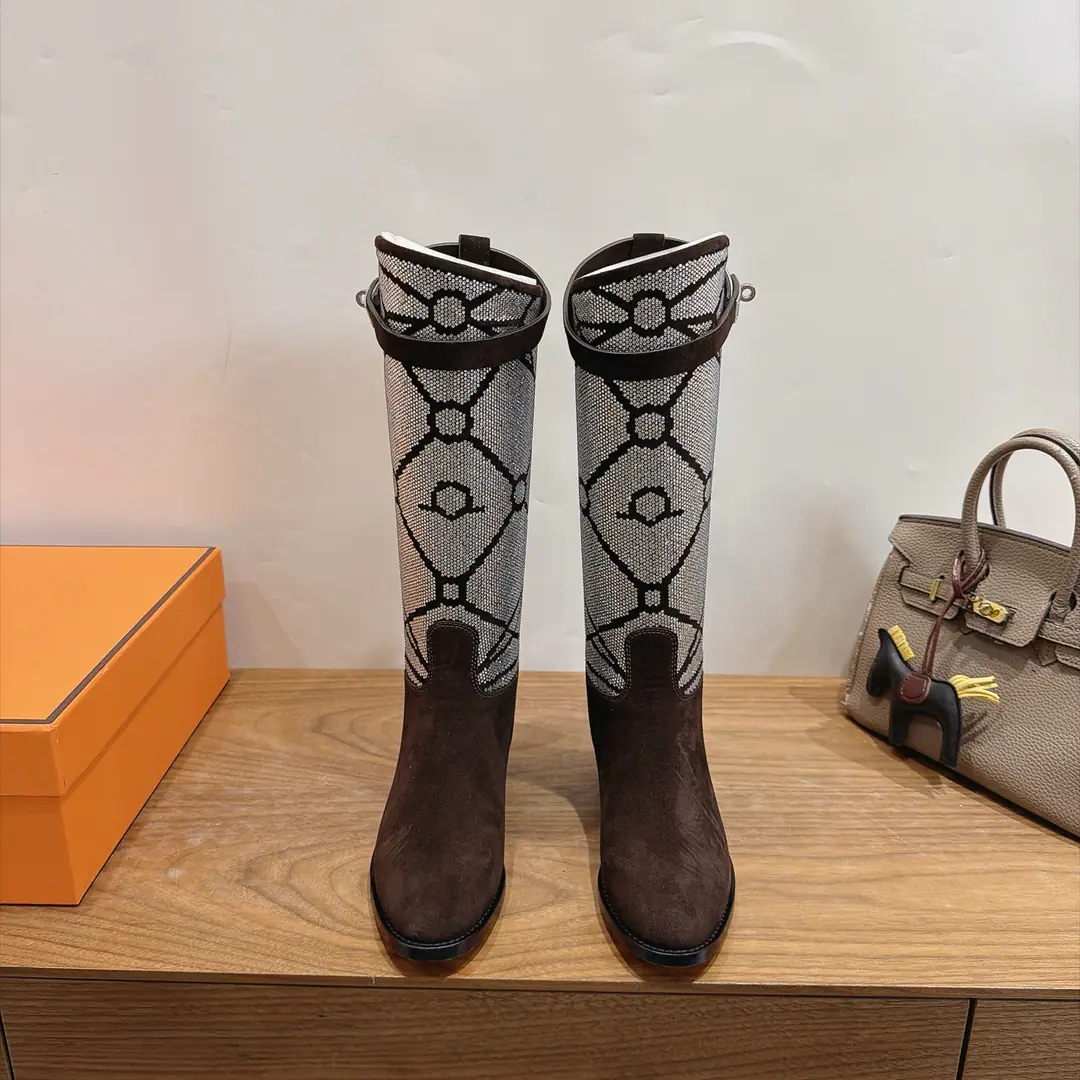 HERME…S ClassickellyBoots.ss2026Autumn money. ClassickellyHalf, Original calf skin material, Different colors match, It's really beautiful., Ma Fu-san's stuff.！ Little sheep's skin inside., Leaf imports from Italy！ ⚠️: With original packaging andvipOutbox Packaging！ Top class.35-39It's a deal.40.41 41.42