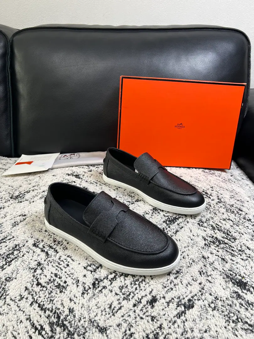 Hermes High Quality Top-level craft I'm in love with you, Max. The counter is being synchronized with the original distribution configuration., Italian imports of original cow-coloured flour, High-quality integration process, All imported water- dyeed cattle stubs., Shoes under the sole.: The original factory is super comfortable with the original base., The original factory and the single. Codes 39-44（ Make a reservation. 38 45 46 ）