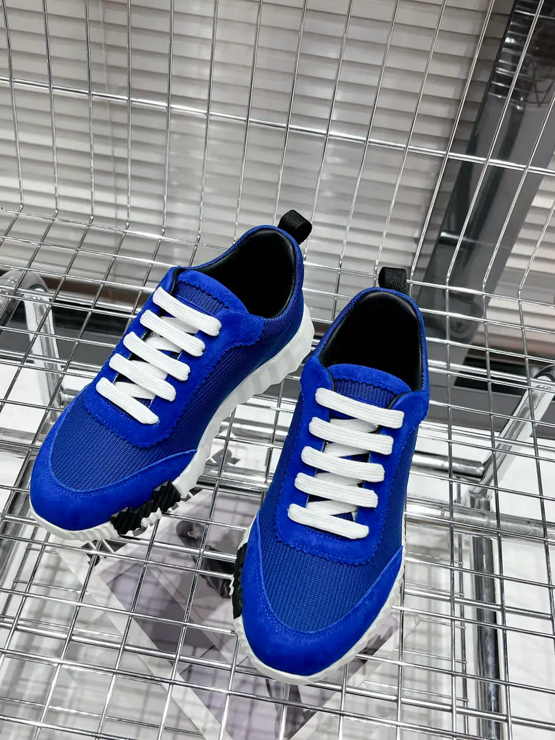 Top Version🆚 【Hermes 】22 fe new arrival~Autumn and winter money. Bouncing Couples.👫Sports shoes The most comfortable shoes in love with horses., No, I don't.1⃣️, It's a nice, light foot., You don't get tired of shopping.👍 The whole thing. The hand feels good., She's beautiful and she's got a lot of clothes., It's light and comfortable. It's so light. Sports and leisure are the two things. Step on it.💩That's great.！ 30+The match between the sexes..You can choose whatever you want., There's always something you want.~ ✔️Fabulous.:The Queen of the High-Silenced Lamb.+Original single-blue sheet ✔️Uchi.:The imported inlet was for silk and sheep. ✔️Otsumi!:AdoptionIP+TPU(Multi-colour Letters)German technology exposure machine seamlessly combined ✔️Codes:Women35-41Men38-46 🎁Top class. Synchronize full packaging