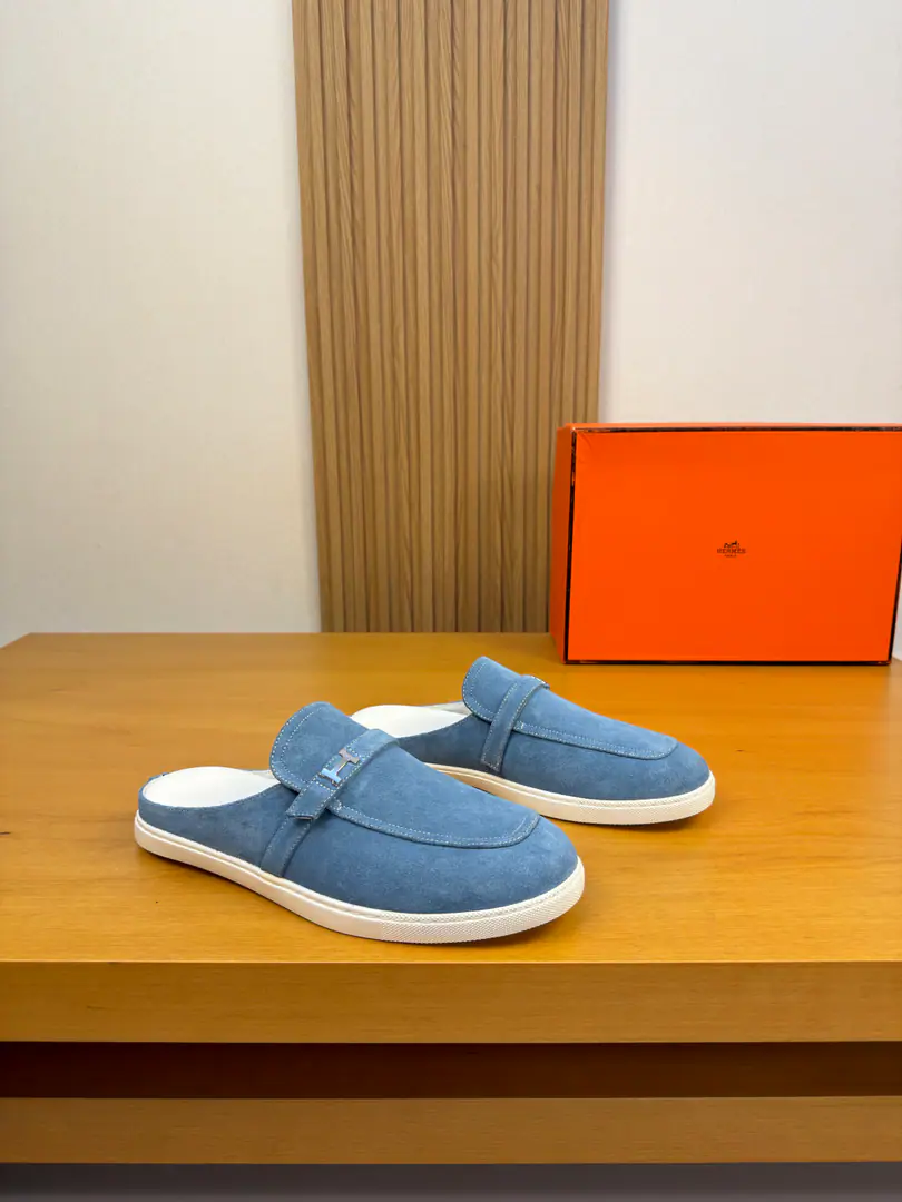 【 HERMES】I'm in love with you, Max. High-end quality Original List·I'm gonna take a little bit of a slipper. Shoe.: Original🔝High-swilight revelling cow skin., Shoe Dan..Brand metal buttons and cross-arms decoration Uchi.: Water-tied cow skin. Otsumi!: Ultra Light OriginalTPR.Rubber. Form Super-high-quality control.·- I'm doing a little work.: Highlight(High-end·- How expensive.·Slot) Size: 39-44（38.45.46.Make a reservation.)·H0231