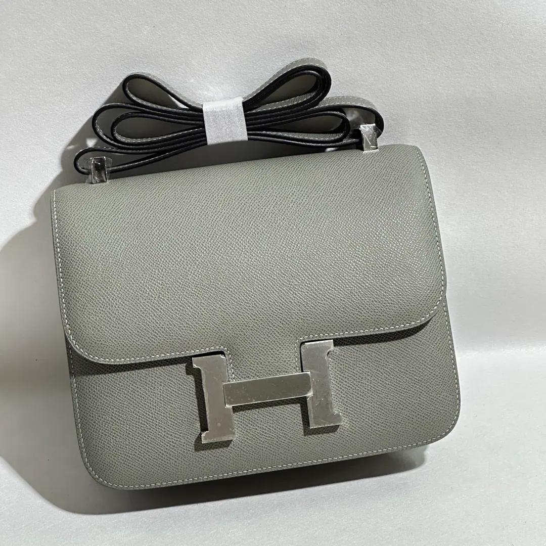 Constance 24#Seagull ash Silver button. FranceHaasOriginal plantEpsomPee.🐂 The inside sheep.🐑Hand-sew waxes are all hand-made.🪡 All steel hardware. Current