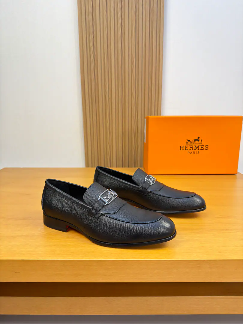 【 HERMES】I'm in love with you, Max. High-end quality Original List·- It's a leather shoe. Shoe.: 🔝Skin of a little cow with a palm., Shoe Dan..Sewing process, Brand metal buttons and cross-arms decoration Uchi.: Water-tied cow skin. Otsumi!: It's so light.TPR·Rubber. Combining is a big-ass skin. Super-high-quality control.·- I'm doing a little work.: Highlight(High-end·- How expensive.·Slot) Size: 39-44（38, 45, 46, Make a reservation.)·H0230