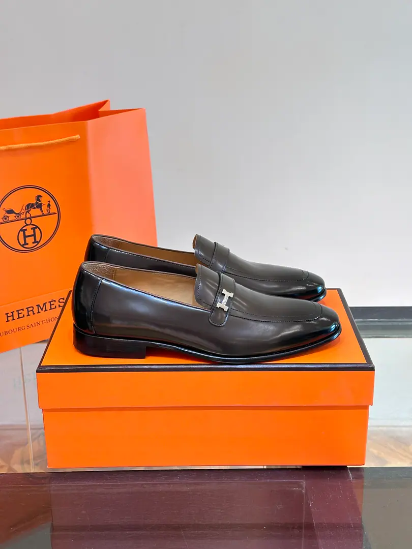 HERMES/ Armathe is a very high-end, very big-ass man with a commercial shoe., Import original cow skin, In the twigs., That's a big import.！Professionally rigorous process, Focus on details, I'm proud of your taste.！ Dollar Size: 39-44（38.45Do it.）