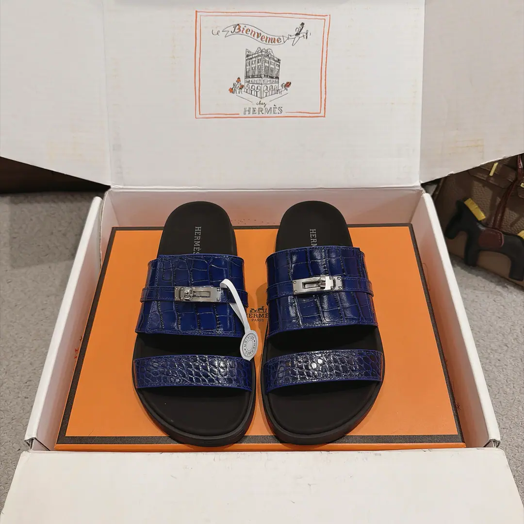 The big and big crocodile skins out of the factory. Men➕Hermes Shoes. Uncle's slippers. ♪ Fresh and fresh ♪ ～The fashion is so refreshing. Not much to explain., I know everything I've bought., Customized steel pureKellyDeduction of hardware accessories ✅TPUSlipboard Base ✅Female size35-39 （40.41.42I'll make sure I don't change it.）Men:40~44（45.46Customize or not change） ✅With double bags..Card.Certificate.Handbag.