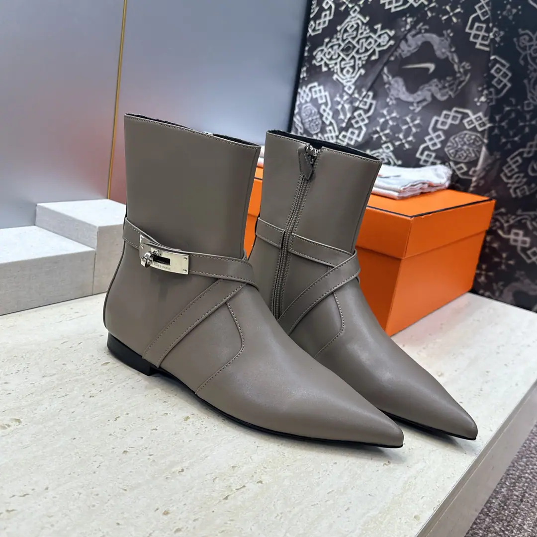 Plant prices HermesI'm in love with you, Max. 2026Autumn and winter money.Nice Crossing punk styleKellyAnd pull the naked female boots. HThe same letter as the star.logoA horse's boots on the bottom of the pole. Material:I'll import a cow's skin on my shoe./Import sheep, skin.+In the skin of the watered cow.+Italy is a big-ass country. Size: 35-39(34.40.41.42Custom without re-offer)