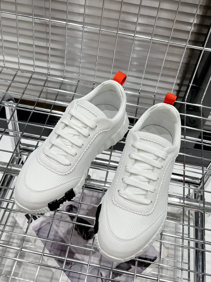 Top Version🆚 【Hermes 】22 fe new arrival~Autumn and winter money. Bouncing Couples.👫Sports shoes The most comfortable shoes in love with horses., No, I don't.1⃣️, It's a nice, light foot., You don't get tired of shopping.👍 The whole thing. The hand feels good., She's beautiful and she's got a lot of clothes., It's light and comfortable. It's so light. Sports and leisure are the two things. Step on it.💩That's great.！ 30+The match between the sexes..You can choose whatever you want., There's always something you want.~ ✔️Fabulous.:The Queen of the High-Silenced Lamb.+Original single-blue sheet ✔️Uchi.:The imported inlet was for silk and sheep. ✔️Otsumi!:AdoptionIP+TPU(Multi-colour Letters)German technology exposure machine seamlessly combined ✔️Codes:Women35-41Men38-46 🎁Top class. Synchronize full packaging