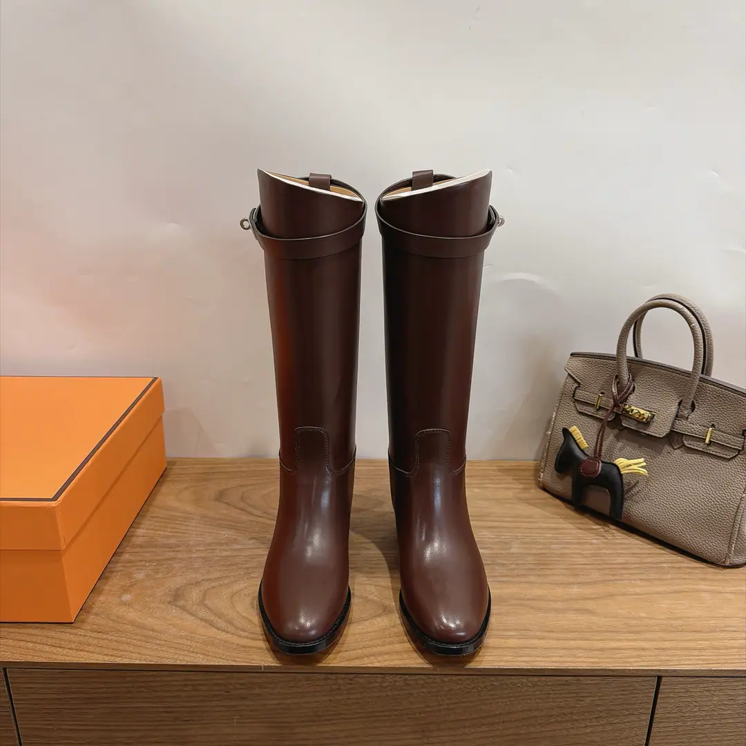 HERME…S ClassickellyBoots.ss2026Autumn money. ClassickellyHalf, Original calf skin material, Different colors match, It's really beautiful., Ma Fu-san's stuff.！ Little sheep's skin inside., Leaf imports from Italy！ ⚠️: With original packaging andvipOutbox Packaging！ Top class.35-39It's a deal.40.41 41.42