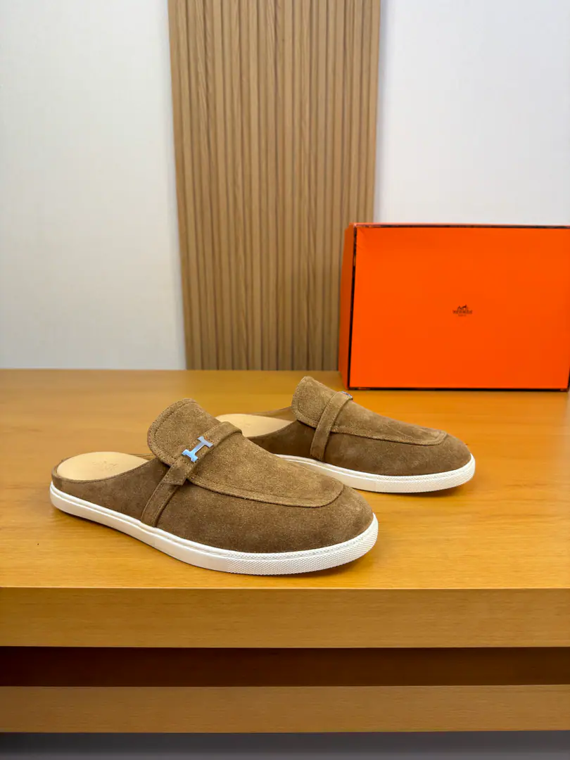 【 HERMES】I'm in love with you, Max. High-end quality Original List·I'm gonna take a little bit of a slipper. Shoe.: Original🔝High-swilight revelling cow skin., Shoe Dan..Brand metal buttons and cross-arms decoration Uchi.: Water-tied cow skin. Otsumi!: Ultra Light OriginalTPR.Rubber. Form Super-high-quality control.·- I'm doing a little work.: Highlight(High-end·- How expensive.·Slot) Size: 39-44（38.45.46.Make a reservation.)·H0231