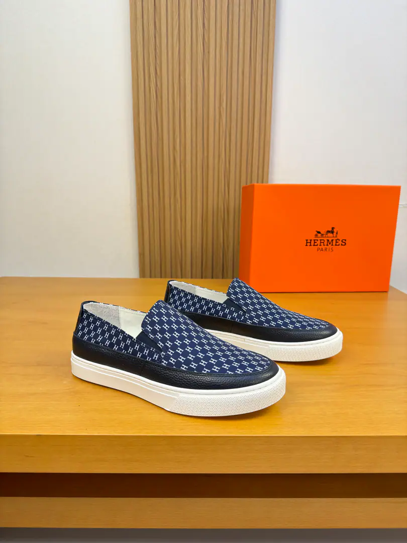 【 HERMES】I'm in love with you, Max. High-end quality Original List·The leisure board shoes are stomping. Shoe.: Original🔝Skin of a stale calf., Shoes..Brand totems. Uchi.: Water-tied cow skin. Otsumi!: Ultra Light OriginalTPR.Rubber. Double-coloured base Super-high-quality control.·- I'm doing a little work.: Highlight(High-end·- How expensive.·Slot) Size: 39-44（38.45.46.Make a reservation.)·H0118