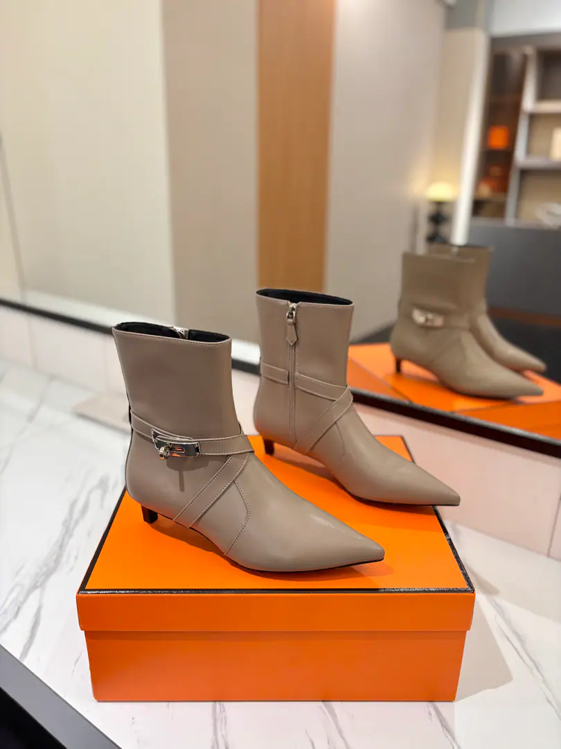 ￼ ￼ Plant price: Hermes🐴- A hot, hot, hot, hot, hot, hot, hot, hot, hot, hot, hot, hot, hot, hot, hot, hot, hot, hot, hot, hot, hot, hot, hot, hot, hot, hot, hot, hot, hot, hot, hot, hot.kelly JumpingThe Knight's boots are a fine-looking cowmaker.!!It's a classic no-no style. It's a pretty thing for anyone. ♡Elegance style, Creating different feelings.！♡♡It's the indispensable boots in your shoe cabinet.！♡♡A simple formula, Market top version♡◆ Materials: Import of sheep Imported cattle skin ◆◆ Uchi., Foot.: Imported cattle skin◆◆ Otsumi!: The Italian skin is a big thing.◆◆ He's tall.: ❹𝙘𝙢 High cover packing ◆ ◢size. ｜35-39（34 40 41 42Custom）◣