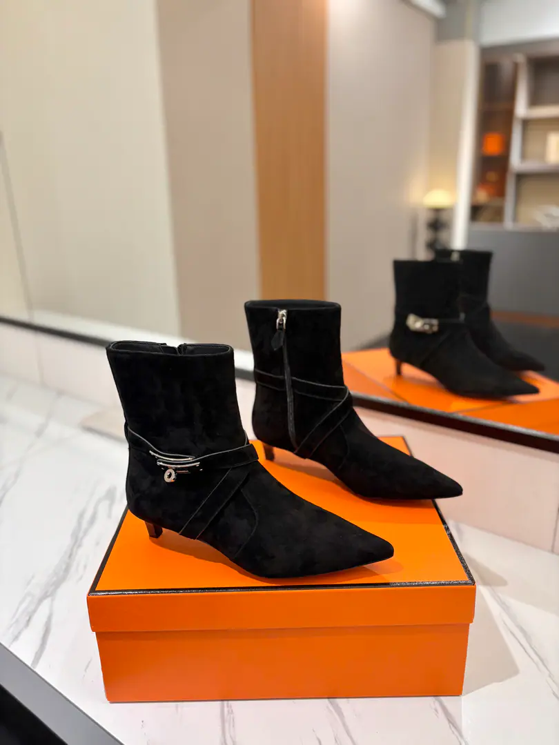 ￼ ￼ Plant price: Hermes🐴- A hot, hot, hot, hot, hot, hot, hot, hot, hot, hot, hot, hot, hot, hot, hot, hot, hot, hot, hot, hot, hot, hot, hot, hot, hot, hot, hot, hot, hot, hot, hot, hot.kelly JumpingThe Knight's boots are a fine-looking cowmaker.!!It's a classic no-no style. It's a pretty thing for anyone. ♡Elegance style, Creating different feelings.！♡♡It's the indispensable boots in your shoe cabinet.！♡♡A simple formula, Market top version♡◆ Materials: Import of sheep Imported cattle skin ◆◆ Uchi., Foot.: Imported cattle skin◆◆ Otsumi!: The Italian skin is a big thing.◆◆ He's tall.: ❹𝙘𝙢 High cover packing ◆ ◢size. ｜35-39（34 40 41 42Custom）◣