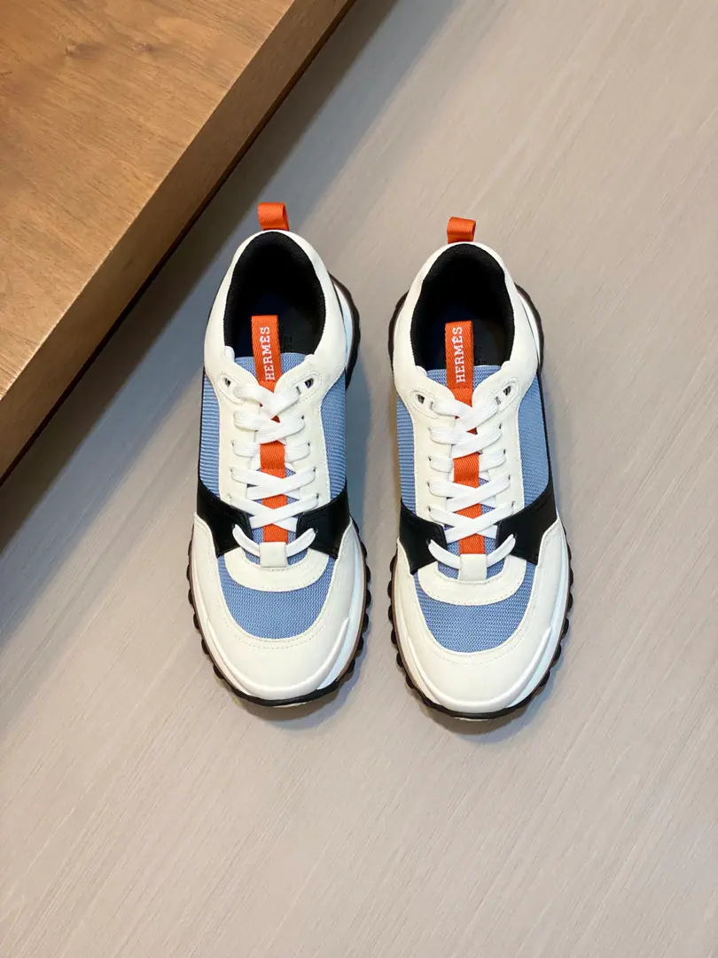 Hermes/I love the shoes of the horses.LeaderSports shoes The raw materials of the Russians., Original purchase1:1Development, Market top version, Support comparison This sneaker uses a fury of cow leather., Skins and pony leathers to the shoes., The skin of the cow is lined with a stamped logo, and the foot of the cow is set., Combination of the colored layerTPUOtsumi!, Inspire natural coloursVstripes, Slipperproof grinding.. The shoe tongue and the back heel were weaved., A simple style of fashion, It's easy to build a 100-packed fashion style., The upper foot is comfortable.！Dustproof bag with original box！ Size: 39-40-41-42-43-44（45.46Make a reservation.）