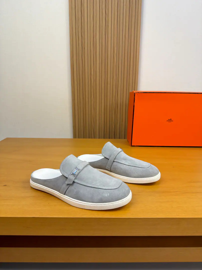 【 HERMES】I'm in love with you, Max. High-end quality Original List·I'm gonna take a little bit of a slipper. Shoe.: Original🔝High-swilight revelling cow skin., Shoe Dan..Brand metal buttons and cross-arms decoration Uchi.: Water-tied cow skin. Otsumi!: Ultra Light OriginalTPR.Rubber. Form Super-high-quality control.·- I'm doing a little work.: Highlight(High-end·- How expensive.·Slot) Size: 39-44（38.45.46.Make a reservation.)·H0231