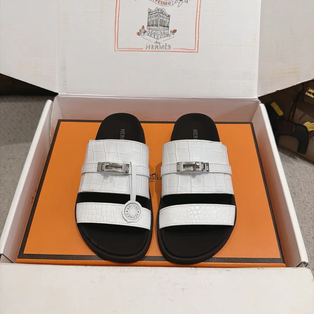 The big and big crocodile skins out of the factory. Men➕Hermes Shoes. Uncle's slippers. ♪ Fresh and fresh ♪ ～The fashion is so refreshing. Not much to explain., I know everything I've bought., Customized steel pureKellyDeduction of hardware accessories ✅TPUSlipboard Base ✅Female size35-39 （40.41.42I'll make sure I don't change it.）Men:40~44（45.46Customize or not change） ✅With double bags..Card.Certificate.Handbag.