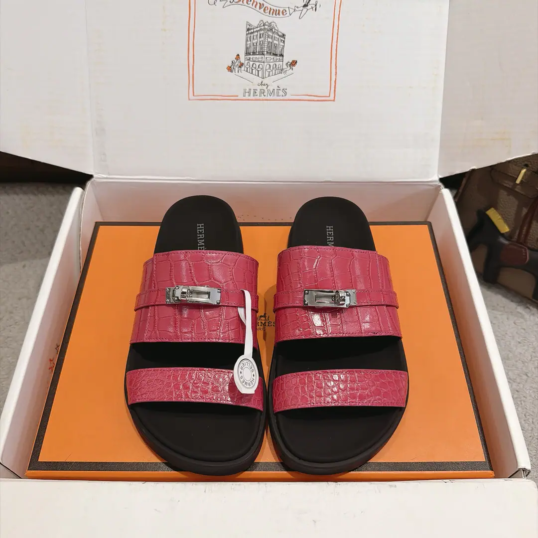 The big and big crocodile skins out of the factory. Men➕Hermes Shoes. Uncle's slippers. ♪ Fresh and fresh ♪ ～The fashion is so refreshing. Not much to explain., I know everything I've bought., Customized steel pureKellyDeduction of hardware accessories ✅TPUSlipboard Base ✅Female size35-39 （40.41.42I'll make sure I don't change it.）Men:40~44（45.46Customize or not change） ✅With double bags..Card.Certificate.Handbag.