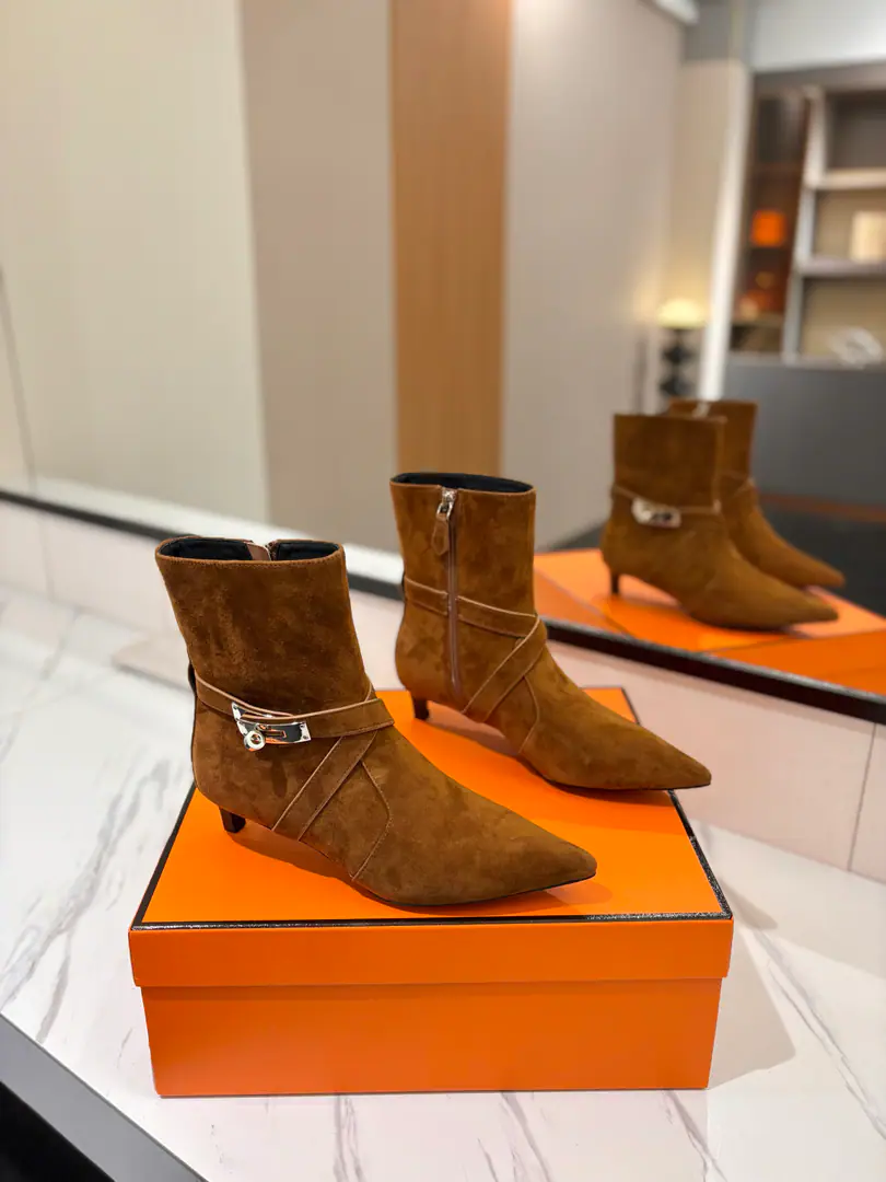 ￼ ￼ Plant price: Hermes🐴- A hot, hot, hot, hot, hot, hot, hot, hot, hot, hot, hot, hot, hot, hot, hot, hot, hot, hot, hot, hot, hot, hot, hot, hot, hot, hot, hot, hot, hot, hot, hot, hot.kelly JumpingThe Knight's boots are a fine-looking cowmaker.!!It's a classic no-no style. It's a pretty thing for anyone. ♡Elegance style, Creating different feelings.！♡♡It's the indispensable boots in your shoe cabinet.！♡♡A simple formula, Market top version♡◆ Materials: Import of sheep Imported cattle skin ◆◆ Uchi., Foot.: Imported cattle skin◆◆ Otsumi!: The Italian skin is a big thing.◆◆ He's tall.: ❹𝙘𝙢 High cover packing ◆ ◢size. ｜35-39（34 40 41 42Custom）◣