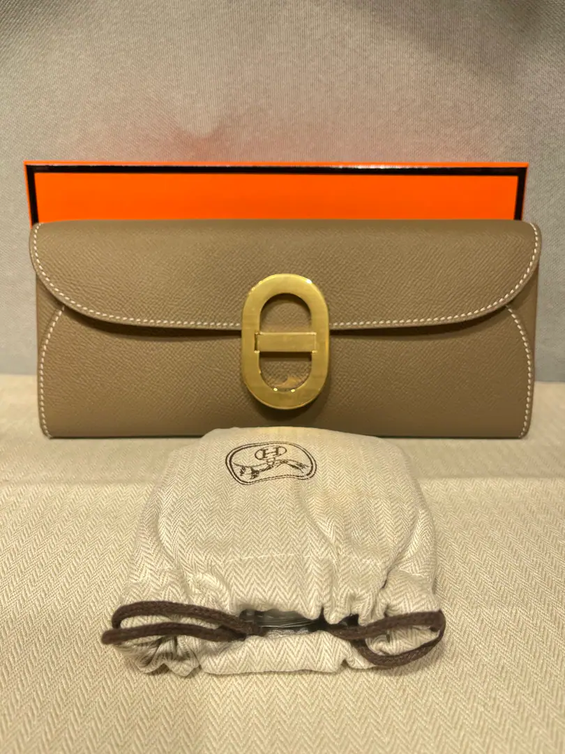 New paragraph HERMES·237471An elephant with a golden button. hassPip Series, Pig nose slanted wrap. to go EP hassPee., All Steel, Hand-Wine Dimensions: 24×10x2.5cm.