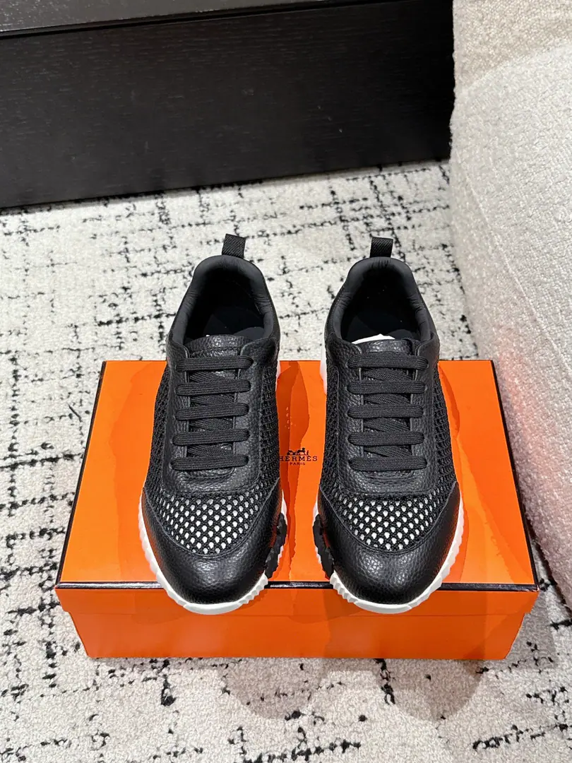 ¥ #Top Version Couple money. Hermes I'm in love with you, Max. 25/ Bouncing Couples. Sports Leisure shoes. The most comfortable shoes in love with horses., No, I don't.1⃣️, It's a nice, light foot., You don't get tired of shopping.👍Bullskins.+Wire Nice touch., She's beautiful and she's got a lot of clothes., It's light and comfortable. It's so light. Sports and leisure are the two things. Step on it.💩That's great.！ ✔️Fabulous.:Imported cattle skin+Wire ✔️Uchi.:The imported inlet was for silk and sheep. ✔️Otsumi!:AdoptionIP+TPU(Multi-colour Letters)German technology exposure machine seamlessly combined ✔️Size:#35-46(Women40.41Men45.46Do it.) 🎁Top class. Synchronize full packaging