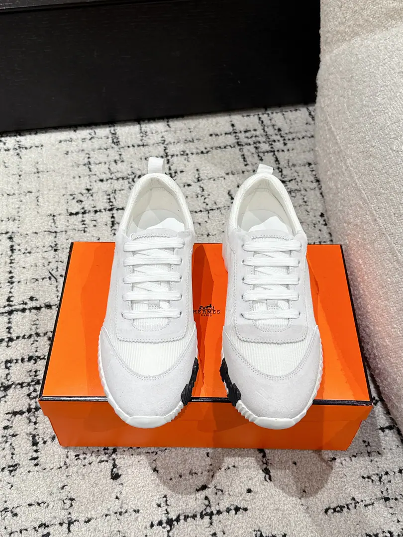 #Top Version Couple money. Hermes I'm in love with you, Max. 25/ Bouncing Couples. Sports Leisure shoes. The most comfortable shoes in love with horses., No, I don't.1⃣️, It's a nice, light foot., You don't get tired of shopping.👍Bullskins.+Wire Nice touch., She's beautiful and she's got a lot of clothes., It's light and comfortable. It's so light. Sports and leisure are the two things. Step on it.💩That's great.！ ✔️Fabulous.:Imported cattle skin+Wire ✔️Uchi.:The imported inlet was for silk and sheep. ✔️Otsumi!:AdoptionIP+TPU(Multi-colour Letters)German technology exposure machine seamlessly combined ✔️Size:#35-46(Women40.41Men45.46Do it.) 🎁Top class. Synchronize full packaging