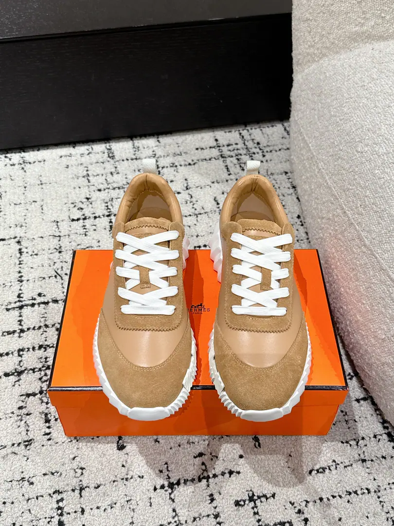 #Top Version Couple money. Hermes I'm in love with you, Max. 25/ Bouncing Couples. Sports Leisure shoes. The most comfortable shoes in love with horses., No, I don't.1⃣️, It's a nice, light foot., You don't get tired of shopping.👍Bullskins.+Wire Nice touch., She's beautiful and she's got a lot of clothes., It's light and comfortable. It's so light. Sports and leisure are the two things. Step on it.💩That's great.！ ✔️Fabulous.:Imported cattle skin+Wire ✔️Uchi.:The imported inlet was for silk and sheep. ✔️Otsumi!:AdoptionIP+TPU(Multi-colour Letters)German technology exposure machine seamlessly combined ✔️Size:#35-46(Women40.41Men45.46Do it.) 🎁Top class. Synchronize full packaging