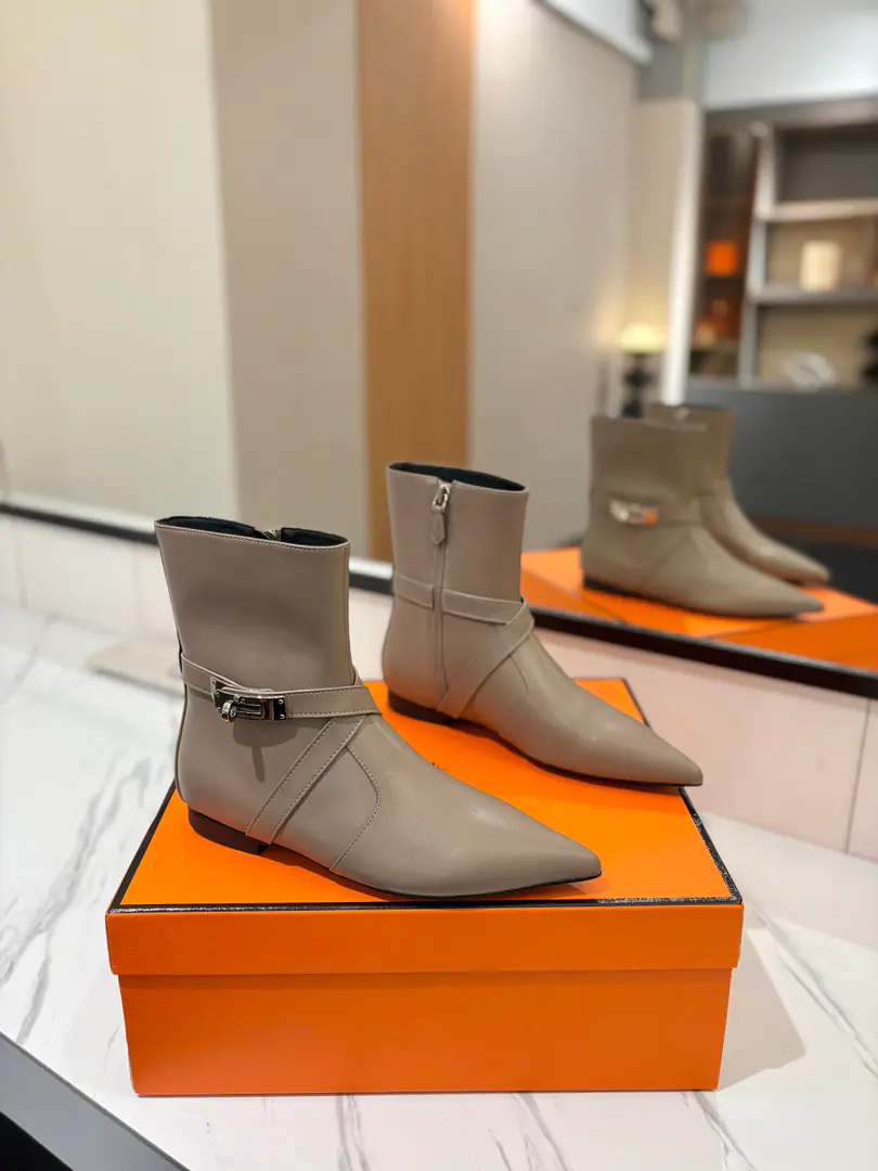 ￼ Plant price: Hermes🐴- A hot, hot, hot, hot, hot, hot, hot, hot, hot, hot, hot, hot, hot, hot, hot, hot, hot, hot, hot, hot, hot, hot, hot, hot, hot, hot, hot, hot, hot, hot, hot, hot.kelly JumpingThe Knight's boots are a fine-looking cowmaker.!!It's a classic no-no style. It's a pretty thing for anyone. ♡Elegance style, Creating different feelings.！♡♡It's the indispensable boots in your shoe cabinet.！♡♡A simple formula, Market top version♡◆ Materials: Import of sheep Imported cattle skin ◆◆ Uchi., Foot.: Imported cattle skin◆◆ Otsumi!: The Italian skin is a big thing.◆◆ He's tall.: Floor❶𝙘𝙢 High cover packing ◆ ◢size. ｜35-39（34 40 41 42Custom）◣