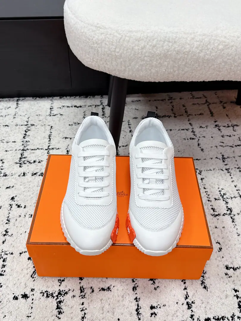 #Top Version Couple money. Hermes I'm in love with you, Max. 26/ Bouncing Couples. Sports Leisure shoes. The most comfortable shoes in love with horses., No, I don't.1⃣️, It's a nice, light foot., You don't get tired of shopping.👍Bullskins.+Wire Nice touch., She's beautiful and she's got a lot of clothes., It's light and comfortable. It's so light. Sports and leisure are the two things. Step on it.💩That's great.！ ✔️Fabulous.: Imported cattle skin/Cow-feat. ✔️Uchi.: The imported inlet was for silk and sheep. ✔️Otsumi!: AdoptionIP+TPU(Multi-colour Letters)German technology exposure machine seamlessly combined ✔️Size: #35-46(Women40.41Men45.46Do it.)