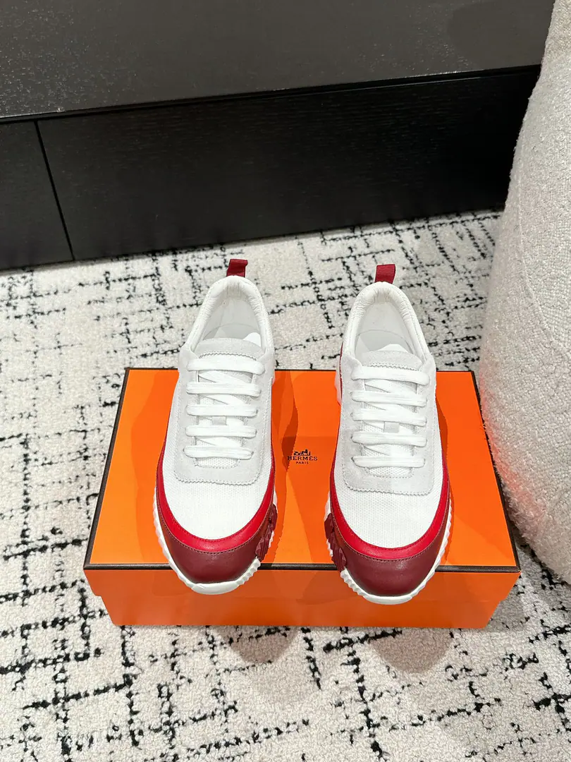 ¥ #Top Version Couple money. Hermes I'm in love with you, Max. 24/ fe new arrival~ Autumn and winter money. Bouncing Couples.👫Sports Leisure shoes. The most comfortable shoes in love with horses., No, I don't.1⃣️, It's a nice, light foot., You don't get tired of shopping.👍 Bullskins.+Wire Nice touch., She's beautiful and she's got a lot of clothes., It's light and comfortable. It's so light. Sports and leisure are the two things. Step on it.💩That's great.！ ✔️Fabulous.:Imported cattle skin+Wire ✔️Uchi.:The imported inlet was for silk and sheep. ✔️Otsumi!:AdoptionIP+TPU(Multi-colour Letters)German technology exposure machine seamlessly combined ✔️Size:#35-46(Women40.41Men45.46Do it.) 🎁Top class. Synchronize full packaging