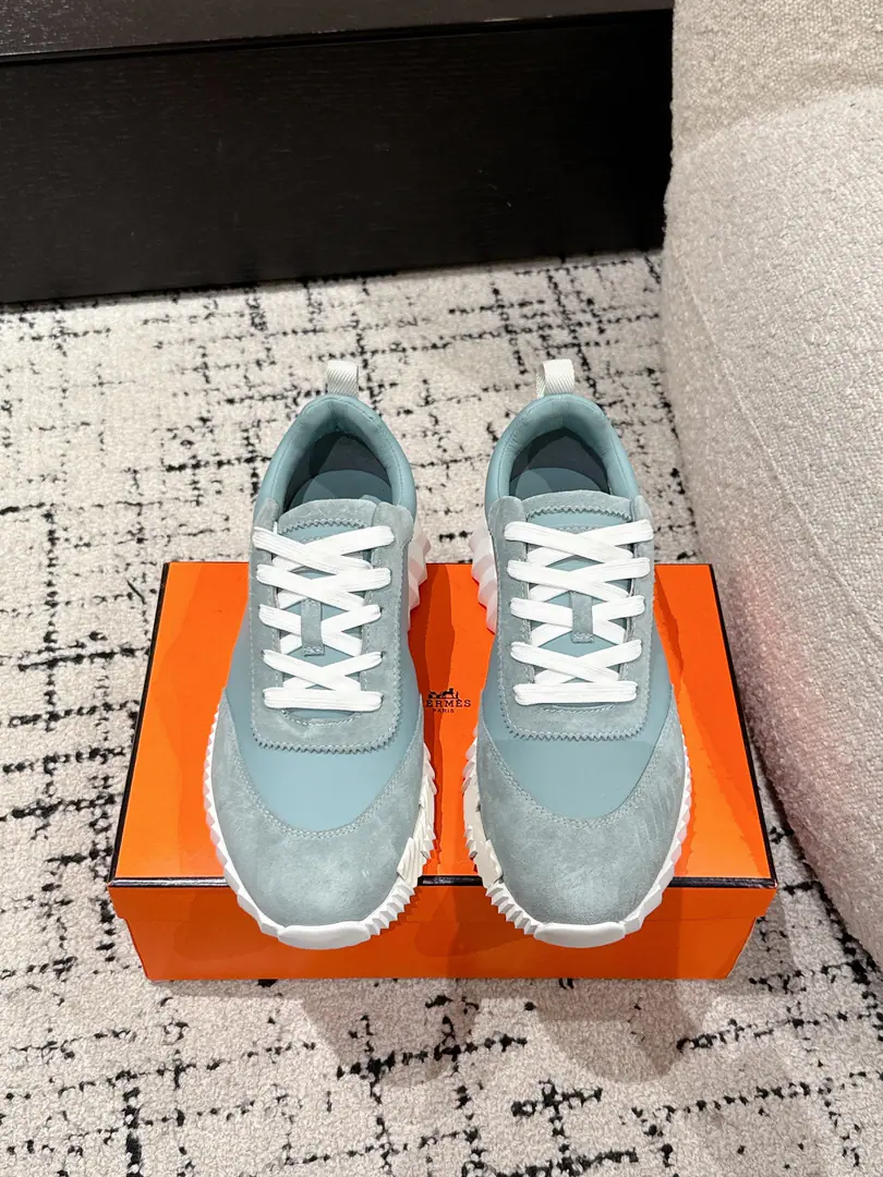 #Top Version Couple money. Hermes I'm in love with you, Max. 25/ Bouncing Couples. Sports Leisure shoes. The most comfortable shoes in love with horses., No, I don't.1⃣️, It's a nice, light foot., You don't get tired of shopping.👍Bullskins.+Wire Nice touch., She's beautiful and she's got a lot of clothes., It's light and comfortable. It's so light. Sports and leisure are the two things. Step on it.💩That's great.！ ✔️Fabulous.:Imported cattle skin+Wire ✔️Uchi.:The imported inlet was for silk and sheep. ✔️Otsumi!:AdoptionIP+TPU(Multi-colour Letters)German technology exposure machine seamlessly combined ✔️Size:#35-46(Women40.41Men45.46Do it.) 🎁Top class. Synchronize full packaging