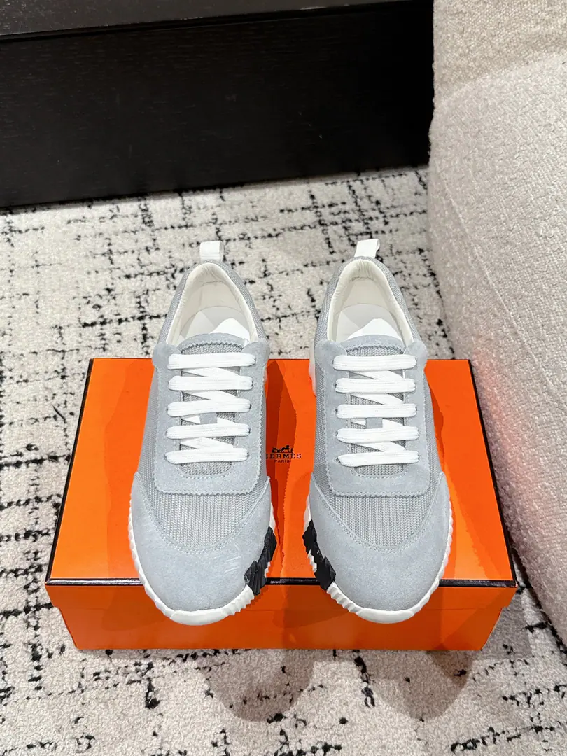 #Top Version Couple money. Hermes I'm in love with you, Max. 25/ Bouncing Couples. Sports Leisure shoes. The most comfortable shoes in love with horses., No, I don't.1⃣️, It's a nice, light foot., You don't get tired of shopping.👍Bullskins.+Wire Nice touch., She's beautiful and she's got a lot of clothes., It's light and comfortable. It's so light. Sports and leisure are the two things. Step on it.💩That's great.！ ✔️Fabulous.:Imported cattle skin+Wire ✔️Uchi.:The imported inlet was for silk and sheep. ✔️Otsumi!:AdoptionIP+TPU(Multi-colour Letters)German technology exposure machine seamlessly combined ✔️Size:#35-46(Women40.41Men45.46Do it.) 🎁Top class. Synchronize full packaging