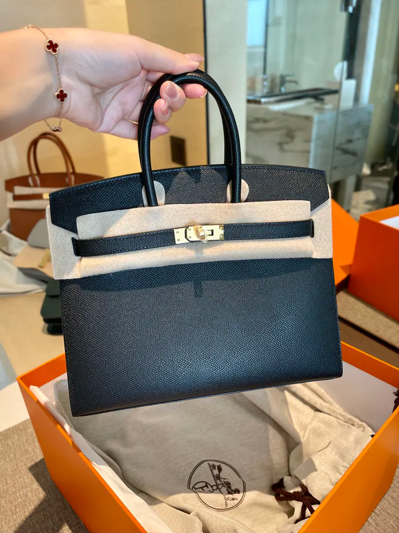 Birkin 15/30/Epsom Handsliding. The outer seams. ck89 Black Noir Gold button. Top hand sew. Custom 😍