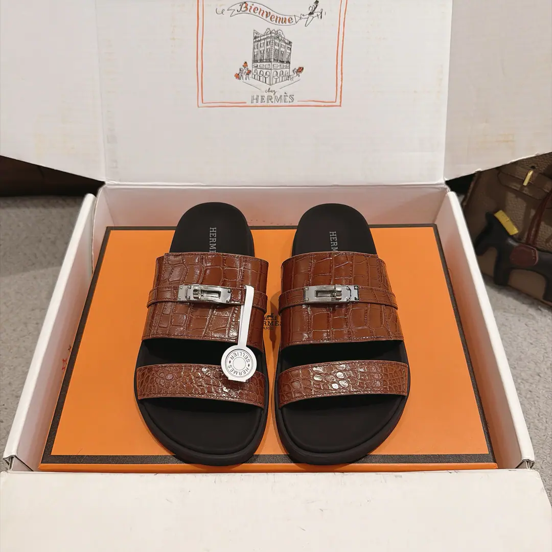 The big and big crocodile skins out of the factory. Men➕Hermes Shoes. Uncle's slippers. ♪ Fresh and fresh ♪ ～The fashion is so refreshing. Not much to explain., I know everything I've bought., Customized steel pureKellyDeduction of hardware accessories ✅TPUSlipboard Base ✅Female size35-39 （40.41.42I'll make sure I don't change it.）Men:40~44（45.46Customize or not change） ✅With double bags..Card.Certificate.Handbag.