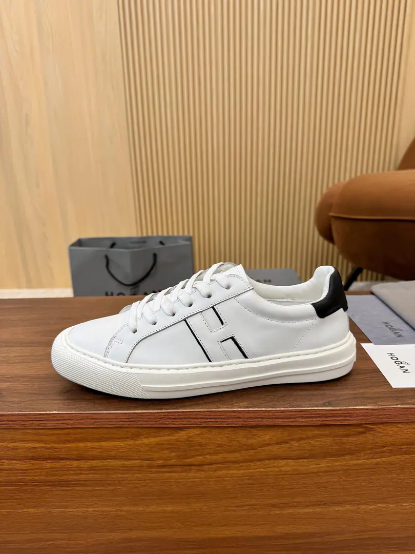 Hogan's new money.HOGAN H Sports and leisure shoes, From90The ice skating movement. Girrit.. The City of the City., I'll put my body on the table., Smart Line, ♪ And so proud ♪ Like, ♪ And the modern city of cooledi. A piece of design package.HLetter, It's a special projection.H, I'm wearing a light shirt., Sports classic leisure shoes. Fabulous., Fly-feather., Bullskins., The soles are so light, they're soaking., The sticker's on the shoe.. Comfortable memory bubbles., Easy to pick., Add a personality to the recreational costumes. 39-44Code（38/45/46You're gonna have to do it or not.）The transmission will blow.………
