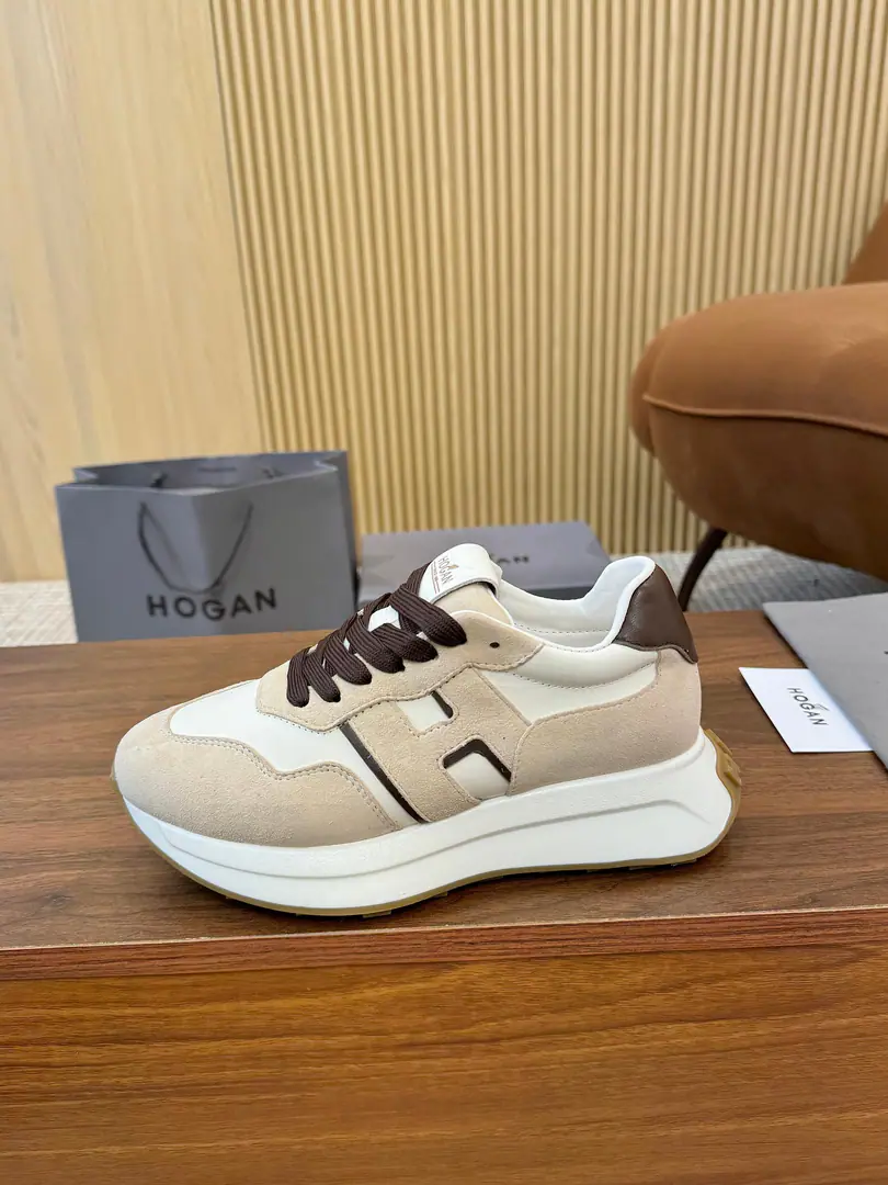 💍HOGAN·Hogan. 2024New transfer will blow. H-STRIPESA series of couple-skinned old dad's sneakers and leisure sports shoes.. Top Version🔝Original purchase development for sale👍🏻 This sectionH-STRIPESThe series of sneakers were designed to increase their impact in a high-balled depth., It's a new life for the whole shoe., ♪ The shuttle is a dream ♪, - Get the focus., And the modernity of the city.. 🤩 💜Fabulous.: Original custom-made imported cattle leather material 💛Uchi.: In original cow skin. 💚Shoes under the sole.: The only one who's got a very light model is a very high-weight bullet material. ❤️Bottom: NYO4.5cm 🤍Codes: Women35-44, 45Do it.