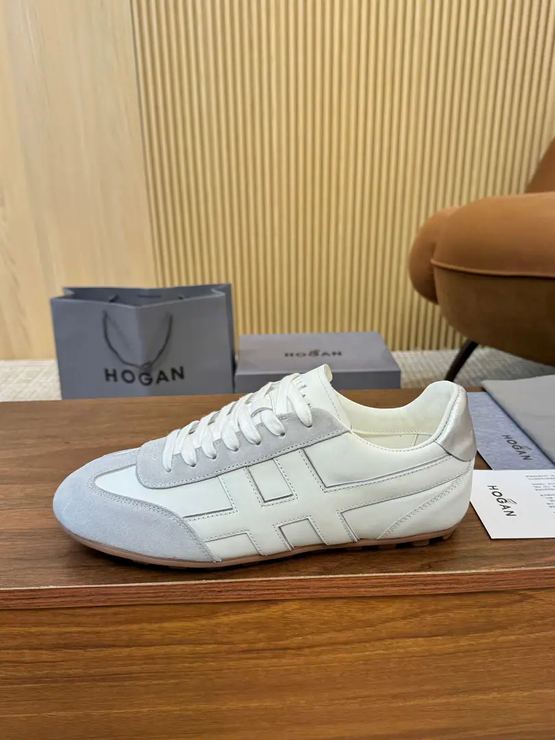 💍Hogan's latest couple-in-law update. HOGAN Same-sex sports shoes., Comfortable and simple., Fashion Classic, Apply all men and women of a moral nature, Fabulous., Head-story cow skin., Import to skin., Rubber Bottom, In the skin of the cow., 36-44Code, （35, 45, 46It's a deal or a deal.）, Welcome to the map., Blast! Blast!……………