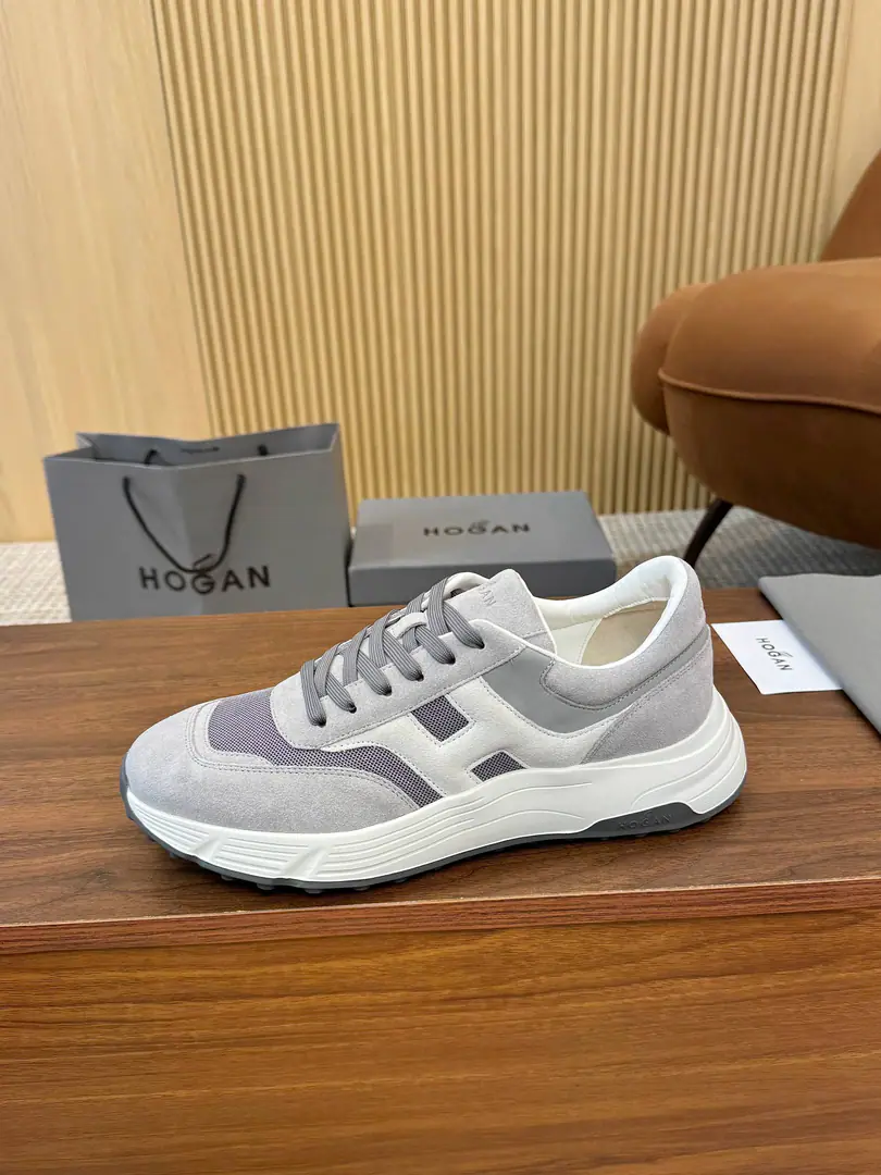 Plant HOGAN·Hogan. 2026New transfer will blow. H-STRIPESA series of couple-skinned old dad's sneakers and leisure sports shoes.. Top Version🔝Original purchase development for sale👍🏻 This sectionH-STRIPESThe series of sneakers were designed to increase their impact in a high-balled depth., It's a new life for the whole shoe., ♪ The shuttle is a dream ♪, - Get the focus., And the modernity of the city.. 🤩 💜Fabulous.: Original custom-made imported cattle leather material 💛Uchi.: In original cow skin. 💚Shoes under the sole.: The only one who's got a very light model is a very high-weight bullet material. ❤️Bottom: NYO4.5cm 🤍Codes: Women36-44, （35/45/46You're gonna have to do it or not.）