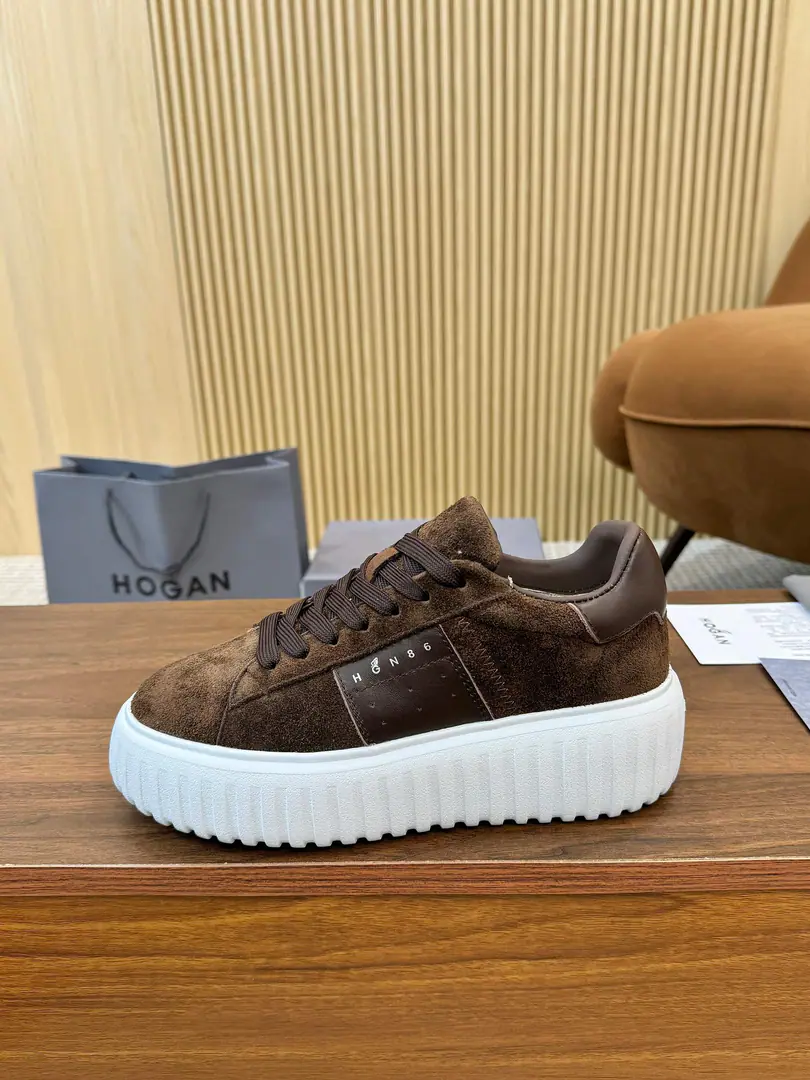 Plant HOGAN·Hogan. New transfer will blow. H-STRIPESA series of couple-ass, cracker-ass, boat-shoes and leisure sneakers.. Top Version🔝Original purchase development for sale👍🏻 This sectionH-STRIPESThe series of sneakers are designed with a thick base of vertical bars and twigs., It's a new life for the whole shoe., ♪ The shuttle is a dream ♪, - Get the focus., And the modernity of the city.. 🤩 💜Fabulous.: Original custom-made imported cattle leather material 💛Uchi.: The original custom-made air network. 💚Shoes under the sole.: The exclusive model is super light-blowing. ❤️Bottom: NYO5.5cm 🤍Codes: 35-44 ​
