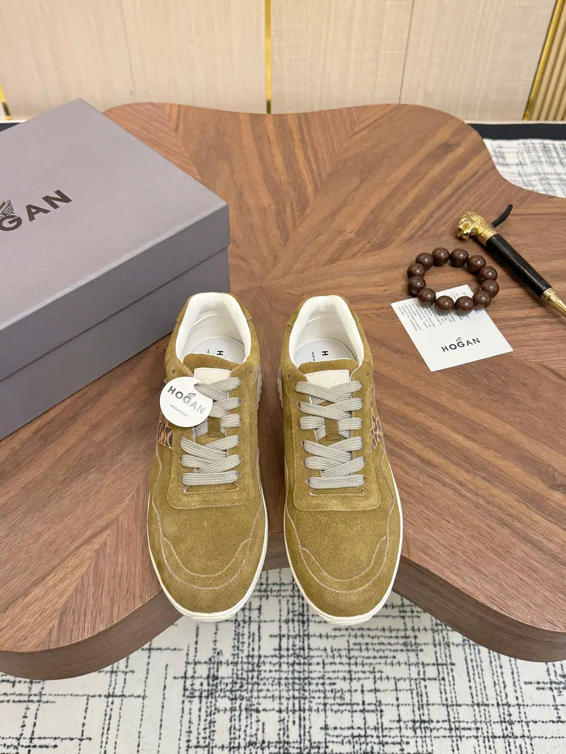 Get out of the factory. Hogan's new money is fresh., HoganMicrobills, leisure sneakers.HXM3710CRNC Same pair of shoes., Lines are loose The soles are light., The inner end of the memory bubble is light and comfortable., Headstart.. 35-44Code, 45- It's a deal.. The transmission will blow.……