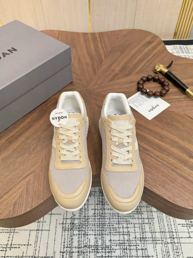 Get out of the factory. Hogan's new money is fresh., HoganMicrobills, leisure sneakers.HXM3710CRNC Same pair of shoes., Lines are loose The soles are light., The inner end of the memory bubble is light and comfortable., Headstart.. 35-44Code, 45- It's a deal.. The transmission will blow.……